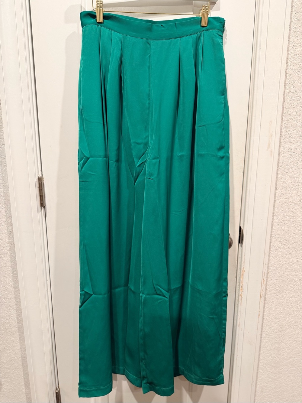 NWT Spring + Mercer Emerald Green Satin Wide Leg Pants Size L